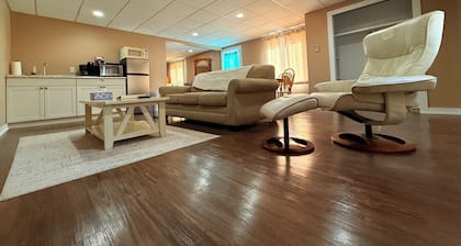 Serene Stay Steps from the River, Private Unit, Quiet Escape