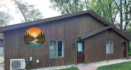 Sunset Shores - Private Riverfront Retreat