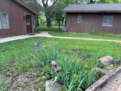 Serene Stay Steps from the River, Private Unit, Quiet Escape