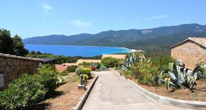 Villa 4 to5 pers T2 climatisée dans résidence vue mer *** piscine chauffée.