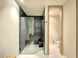 Shower, hair dryer, towels, soap - Beachfront Apartment (Corral del Risco Punta de Mita)