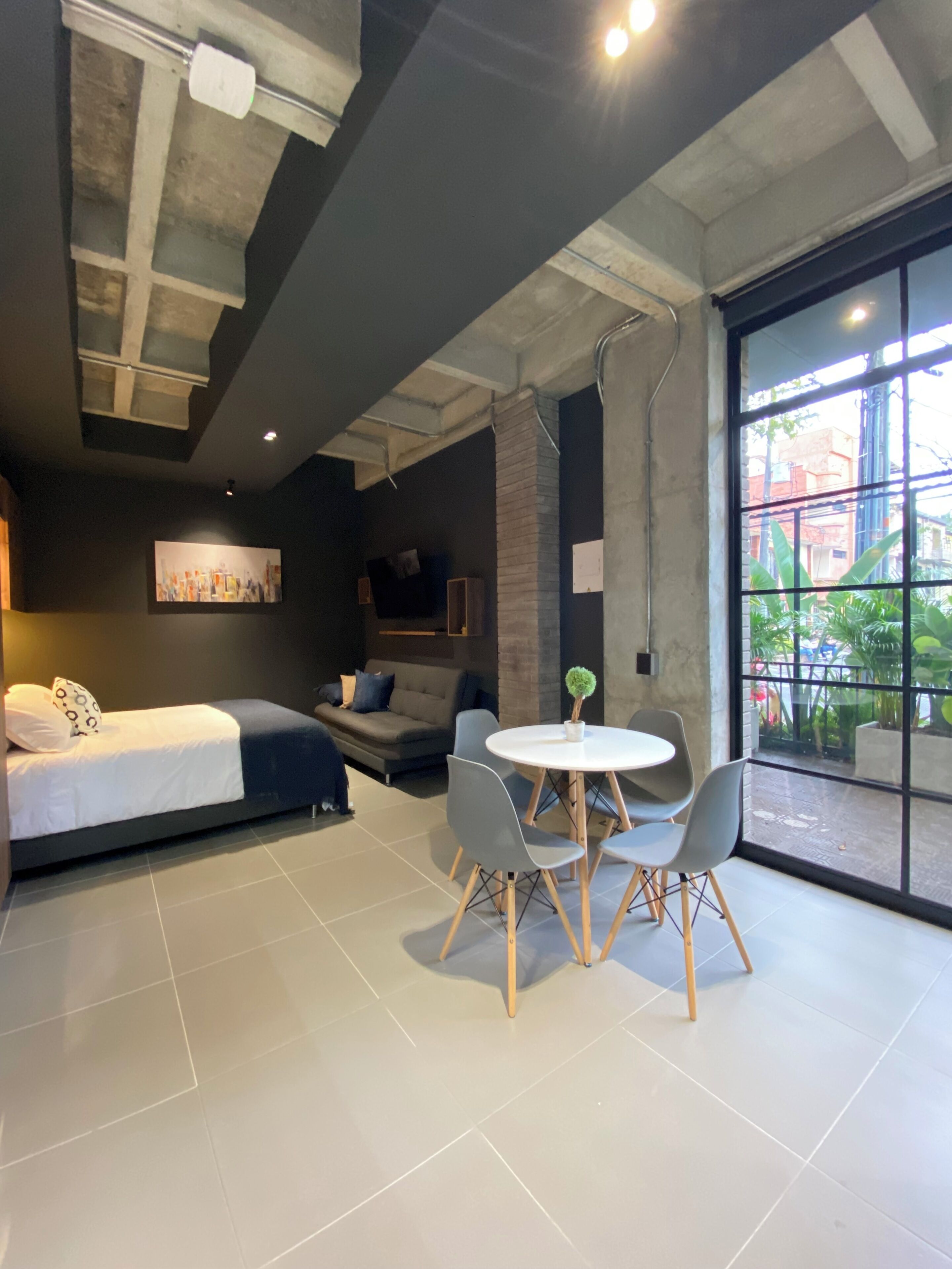 Superior Studio Suite | Desk, laptop workspace, iron/ironing board, free WiFi