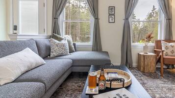Smart TV y chimenea
