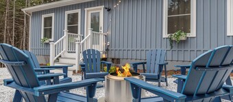 Cozy Acadia Hideaway with Hot Tub