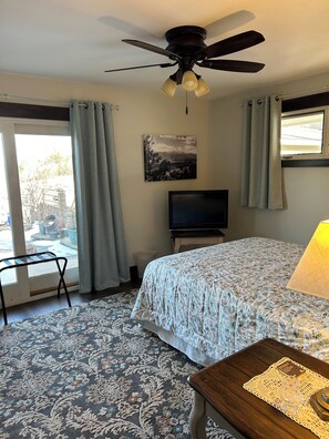 3 bedrooms, iron/ironing board, travel cot, free WiFi - Country home 10 minutes from AFA North Gate (Colorado Springs)