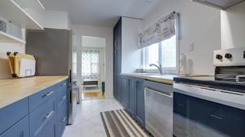 Frigorífic, microones, forn i placa de cuina