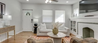 Stunning Modern Home just minutes from Brick-town and downtown area of OKC!