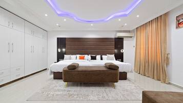 4 chambres, fer et planche à repasser, Wi-Fi, draps fournis