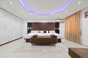 4 室のベッドルーム、アイロン / アイロン台、WiFi、ベッドシーツ