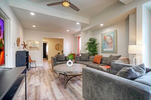 House | 3 bedrooms - Golf Cart Zone Walk or Ride to Beach Patio BBQ Salty Sunshine A (Port Aransas)