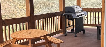 Blue Bear Retreat! Sleeps 22+, Ideal Beach Access