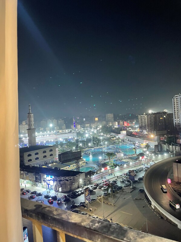 Property grounds - Chic Cairo Apartment (Giza)