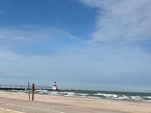 Nær stranden