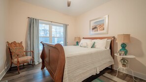3 bedrooms, iron/ironing board, travel crib, WiFi