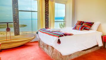 Camera Superior, patio, vista lago | Una scrivania, postazione laptop, Wi-Fi gratuito