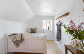 3 bedrooms, travel crib, free WiFi