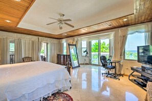 5 Schlafzimmer, Zimmersafe, Schreibtisch, Bügeleisen/Bügelbrett