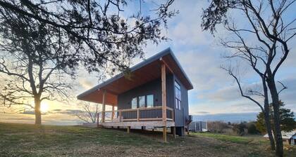 Scenic Highgrounds Modern Cabin - Chicory
