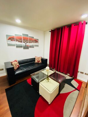 基础公寓 | 起居区