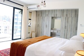 3 bedrooms, iron/ironing board, free WiFi, bed sheets