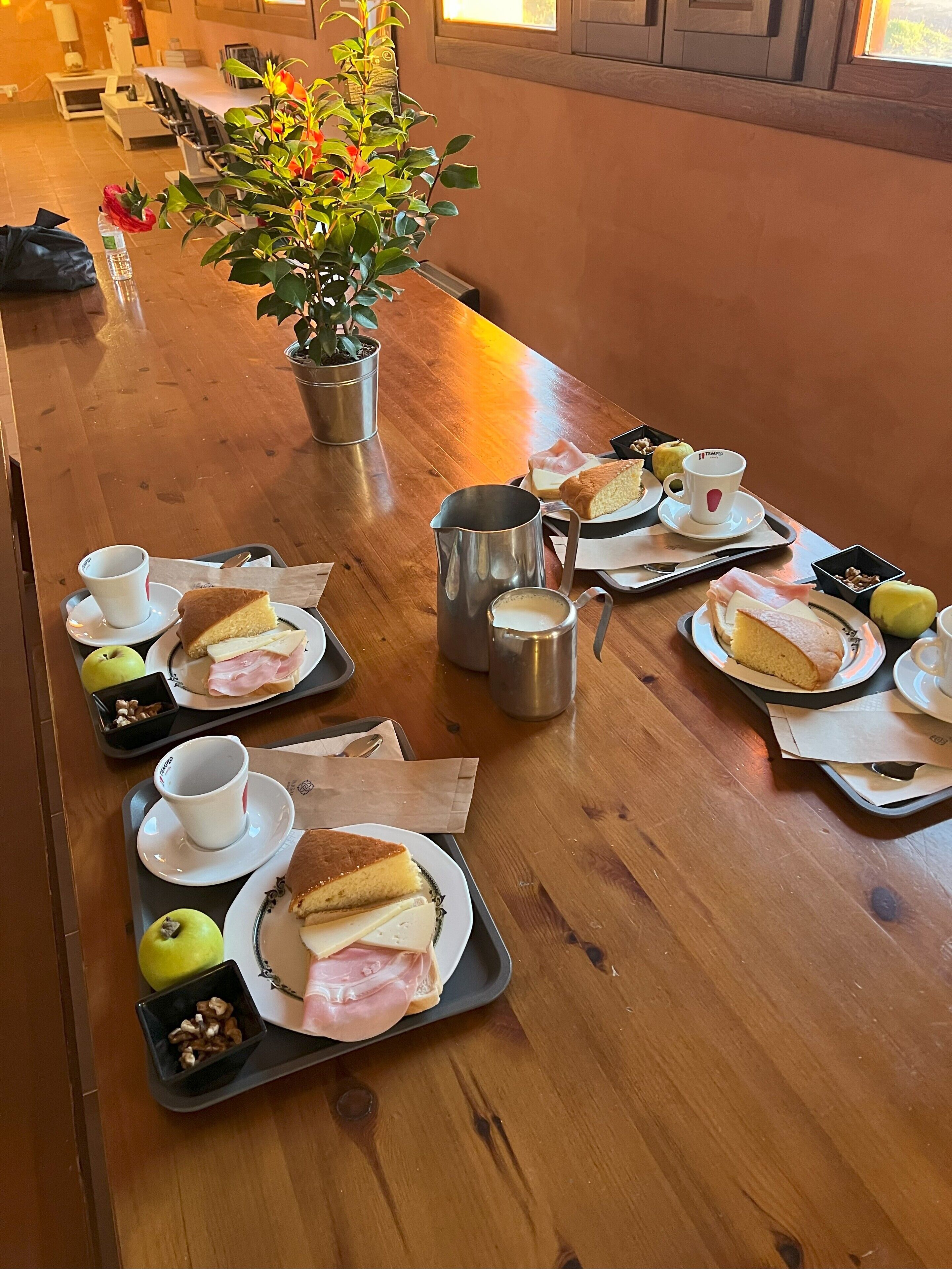 每日供應歐陸早餐 (每人 EUR6)