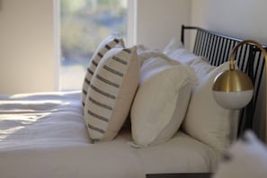 2 bedrooms, desk, iron/ironing board, travel cot