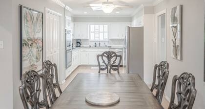 Right At Home-Midland Posh & Private with Billiards