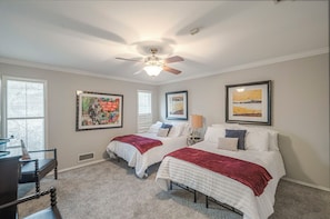 3 habitaciones, tabla de planchar con plancha, wifi y ropa de cama