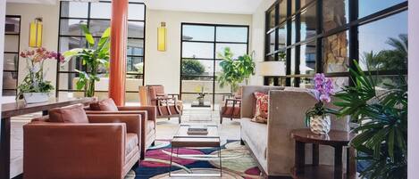 Smart TV, fireplace, DVD player