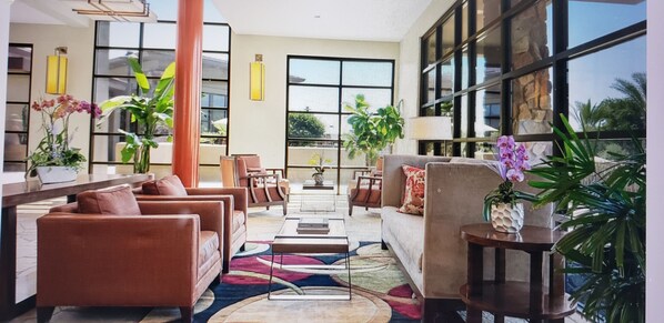 Smart-TV, Kamin, DVD-Player