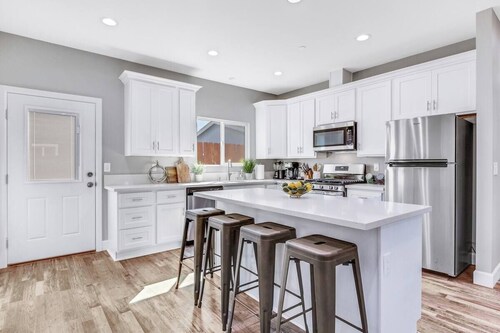 Brand new Family-Friendly Home Near Disneyland!