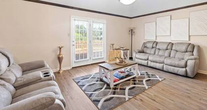 Newly Renovated "Home Away From Home"
A spacious, modernized 4-bedroom home.
