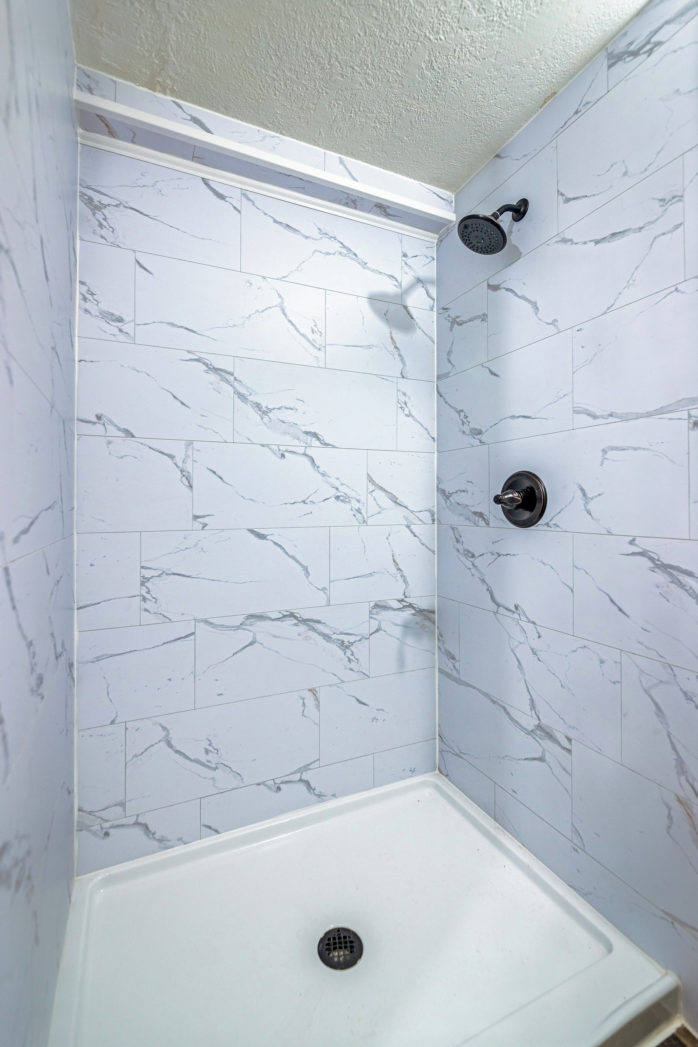 Dusche, Haartrockner, Bidet, Handtücher