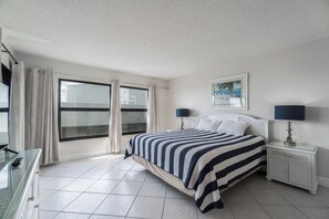 2 bedrooms, iron/ironing board, travel cot, WiFi