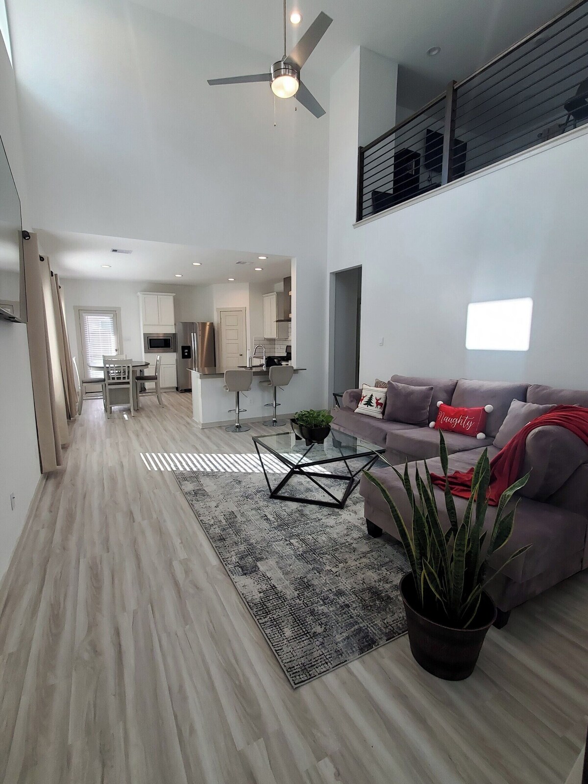 Photo 9 of Charming 3-bedroom house in lovely Houston with AC, WiFi