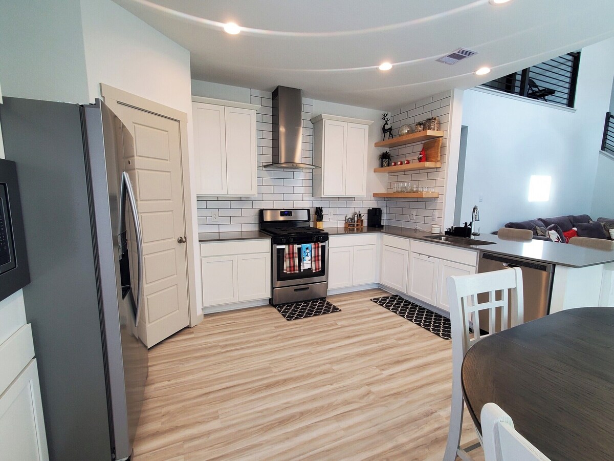 Photo 13 of Charming 3-bedroom house in lovely Houston with AC, WiFi