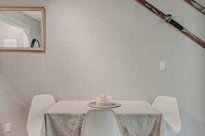 Apartamento, 1 habitación, fumadores, balcón | Comedor