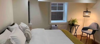 1BR, 1BA - 2.5 miles to U.S. Capitol & National Mall