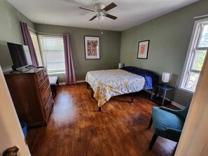 4 bedrooms, iron/ironing board, WiFi, bed sheets - Charming 4-bedroom house with AC and WiFi in lovely Corpus Christi (Corpus Christi)