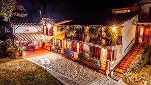 المنشأة من الخارج