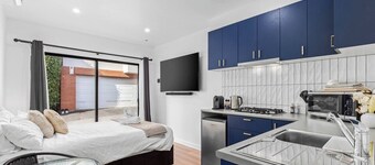 Middle Of Town With Parking!