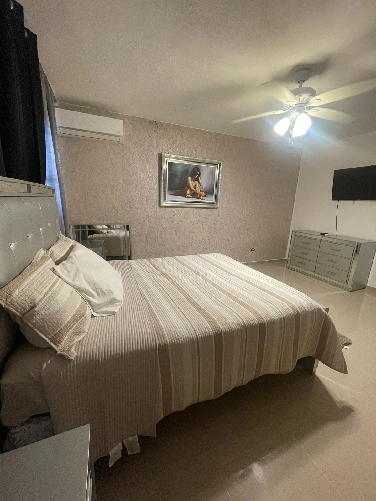 3 soverom, safe på rommet, strykejern/-brett og wi-fi