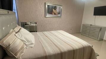 3 soverom, safe på rommet, strykejern/-brett og wi-fi