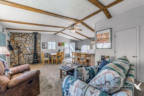 TV, fireplace - Step into nostalgia at Mama's Cabin, Pet Friendly (Ruidoso)