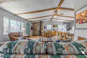 TV, fireplace - Step into nostalgia at Mama's Cabin, Pet Friendly (Ruidoso)