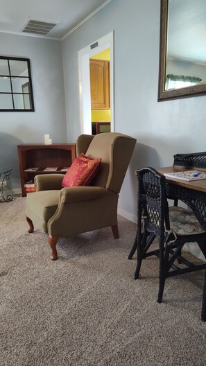Smart TV - Charming 3-bedroom house in Licking, MO (Licking)