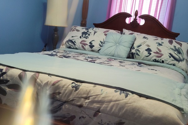 3 soverom, strykejern/-brett, wi-fi og sengetøy