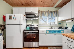 Fridge, microwave, oven, coffee/tea maker