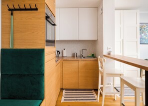 Kühlschrank, Ofen, Herdplatte, Geschirrspüler