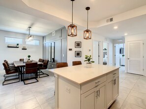 Dining - Parkside Adventure: Resort Oasis, Water Park, 15 Min to Magic! (Kissimmee)